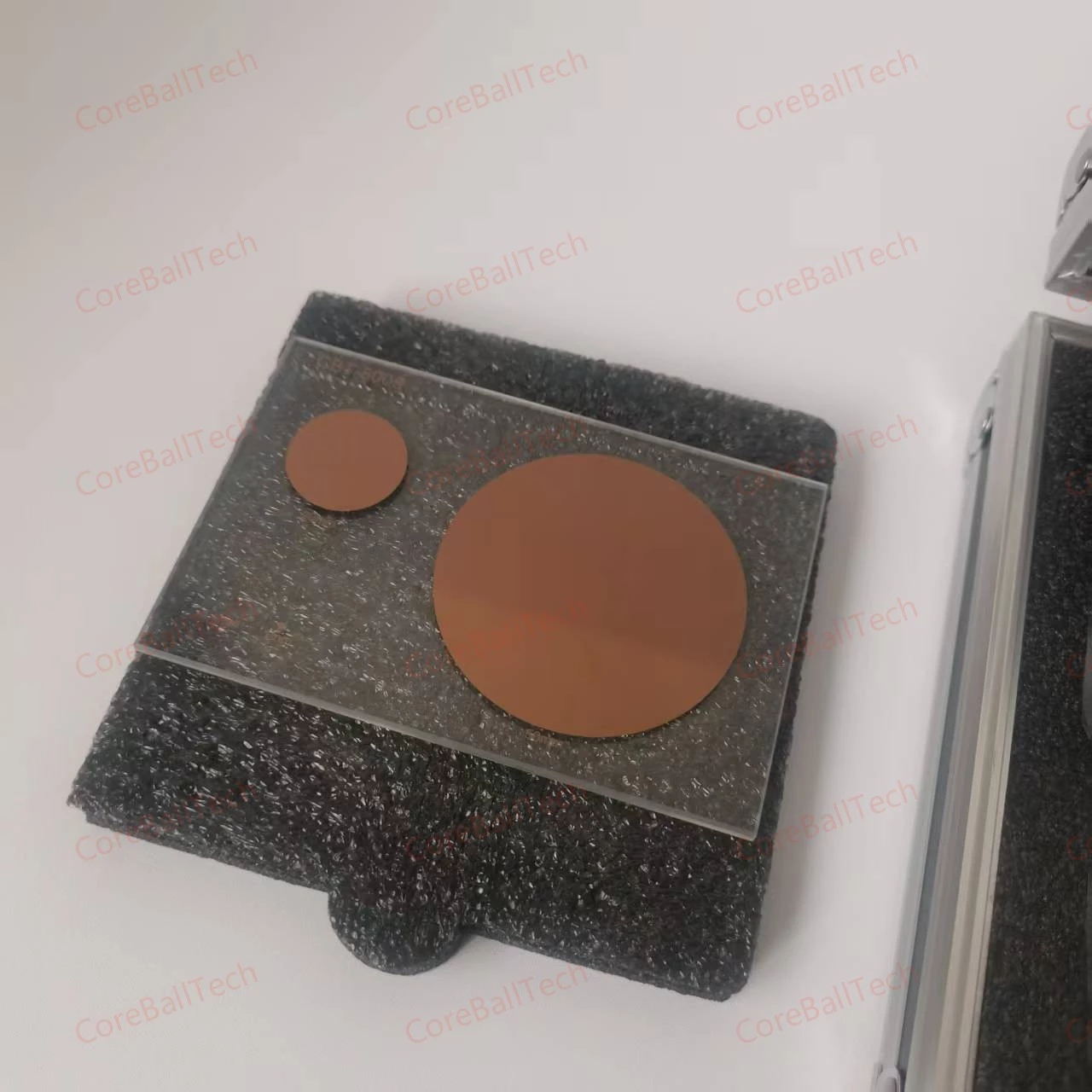 Precision optical glass calibration target for VMM calibration and vision system center positioning measurement